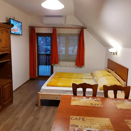Hanol Apartmanhaz Апартаменты