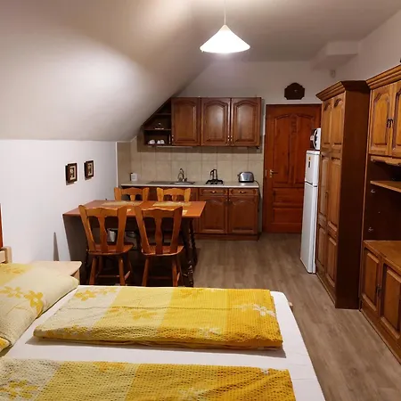 Hanol Apartmanhaz バラトンレッレ