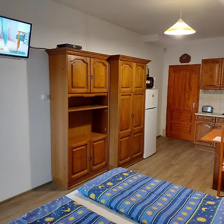 Hanol Apartmanhaz アパート *