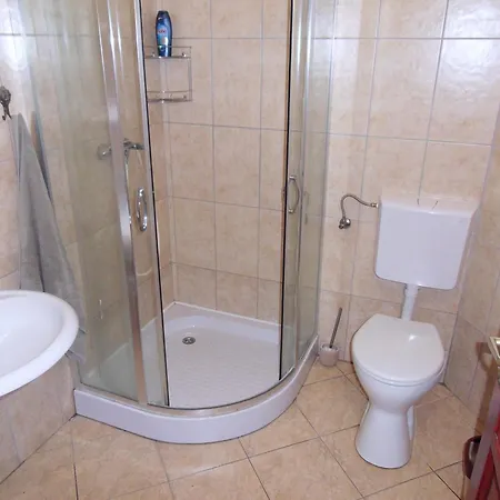 Hanol Apartmanhaz バラトンレッレ