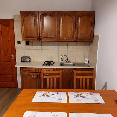 Hanol Apartmanhaz アパート *