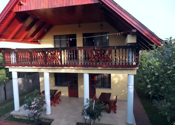 Hanol Apartmanhaz בלטונללה