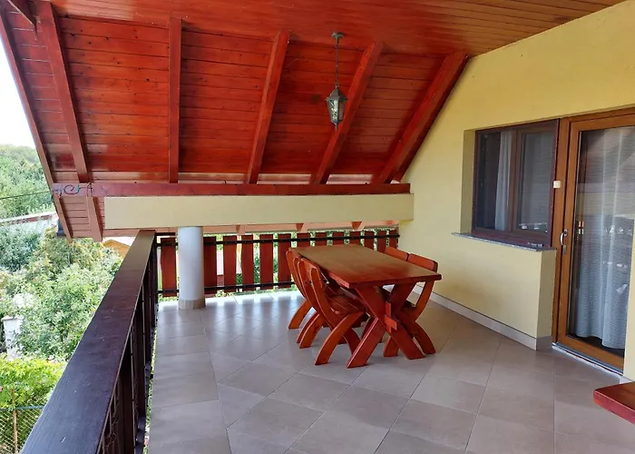 Hanol Apartmanhaz * בלטונללה