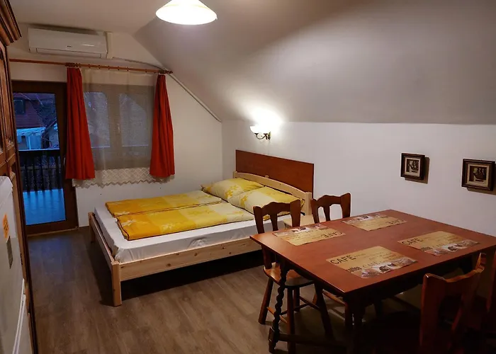 Hanol Apartmanhaz דירה בלטונללה