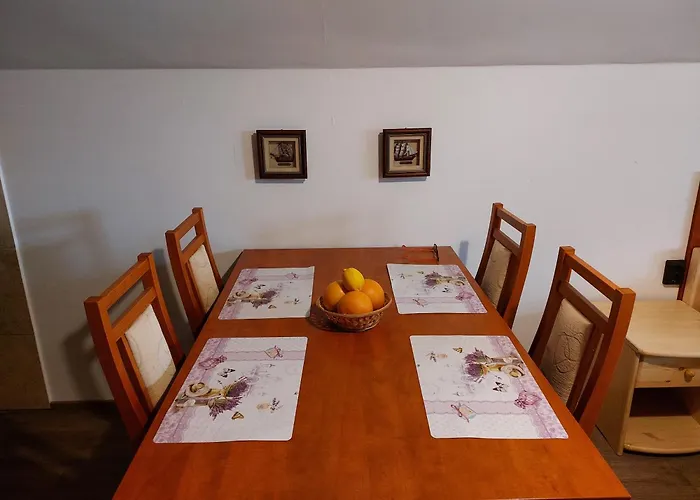 Hanol Apartmanhaz בלטונללה