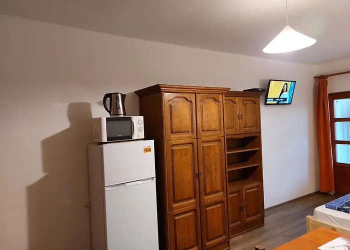 Hanol Apartmanhaz * בלטונללה