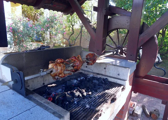 Hanol Apartmanhaz דירה בלטונללה