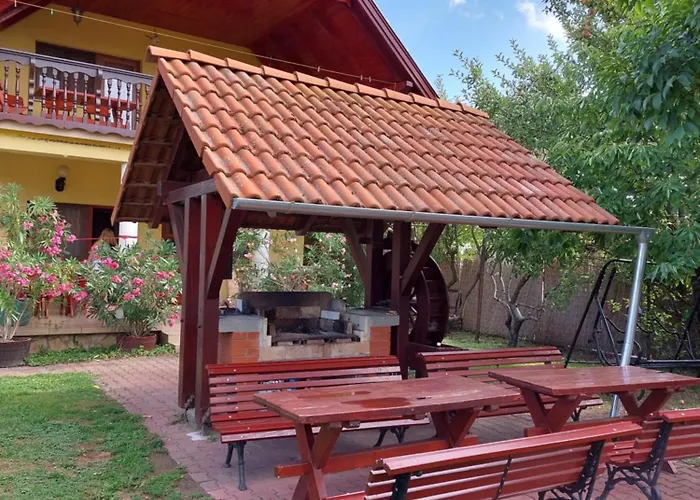 Hanol Apartmanhaz דירה