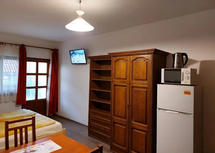 Hanol Apartmanhaz דירה בלטונללה