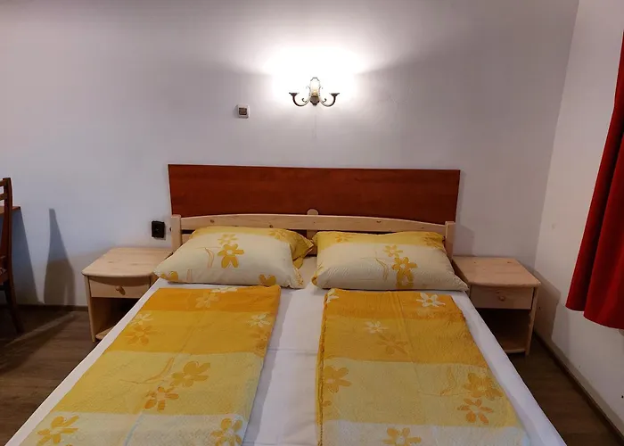 Hanol Apartmanhaz דירה *