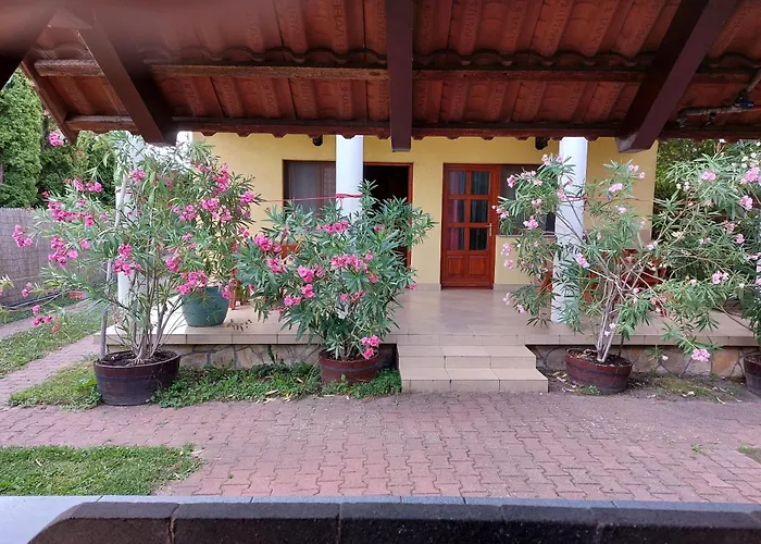 Hanol Apartmanhaz דירה בלטונללה